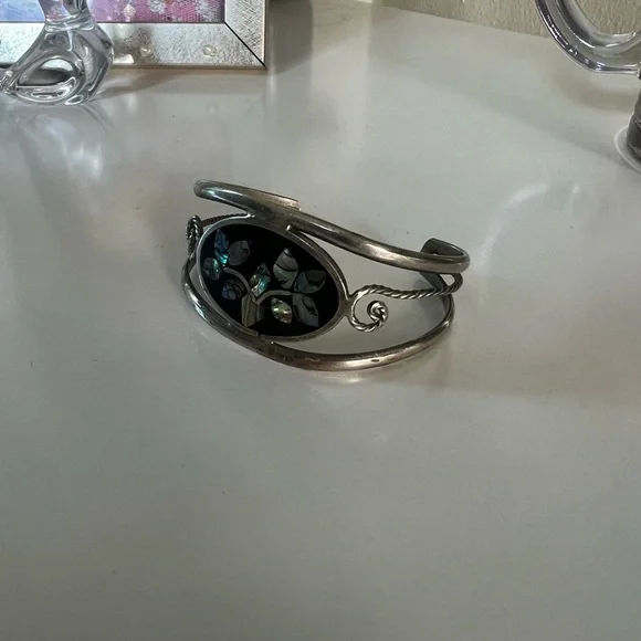 Silver Bracelet with Abalone Leafy design Cuff - Picture 3 of 13